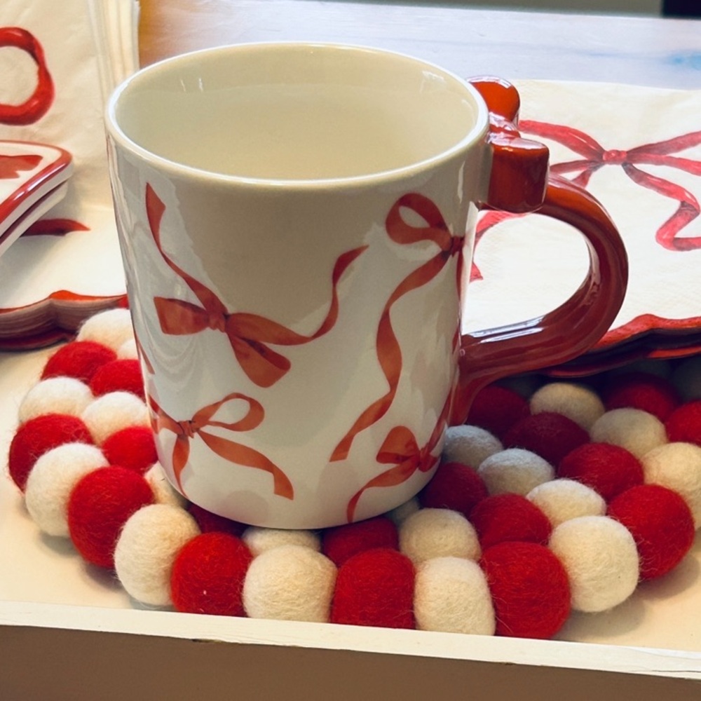Festive Red Bows Coffee Mug NEW Posh Hearts Red Bows Bow Handle